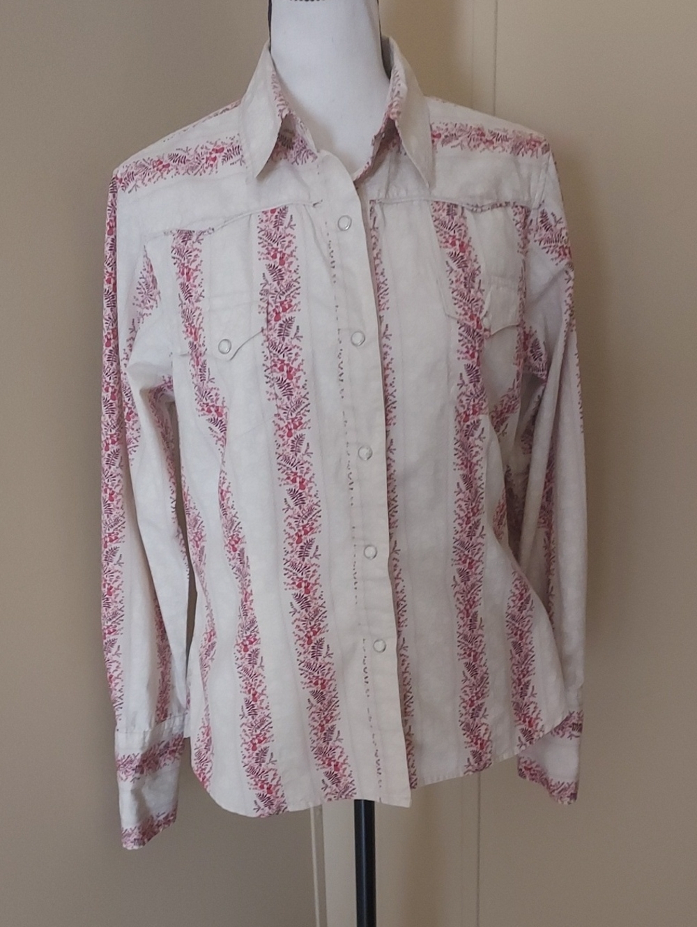 Roper Women's Button-Down Shirt with Floral Stripe Print